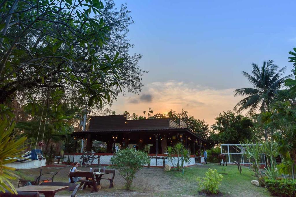 Cowboy Farm Resort Pattaya Ban Huai Yai Εξωτερικό φωτογραφία