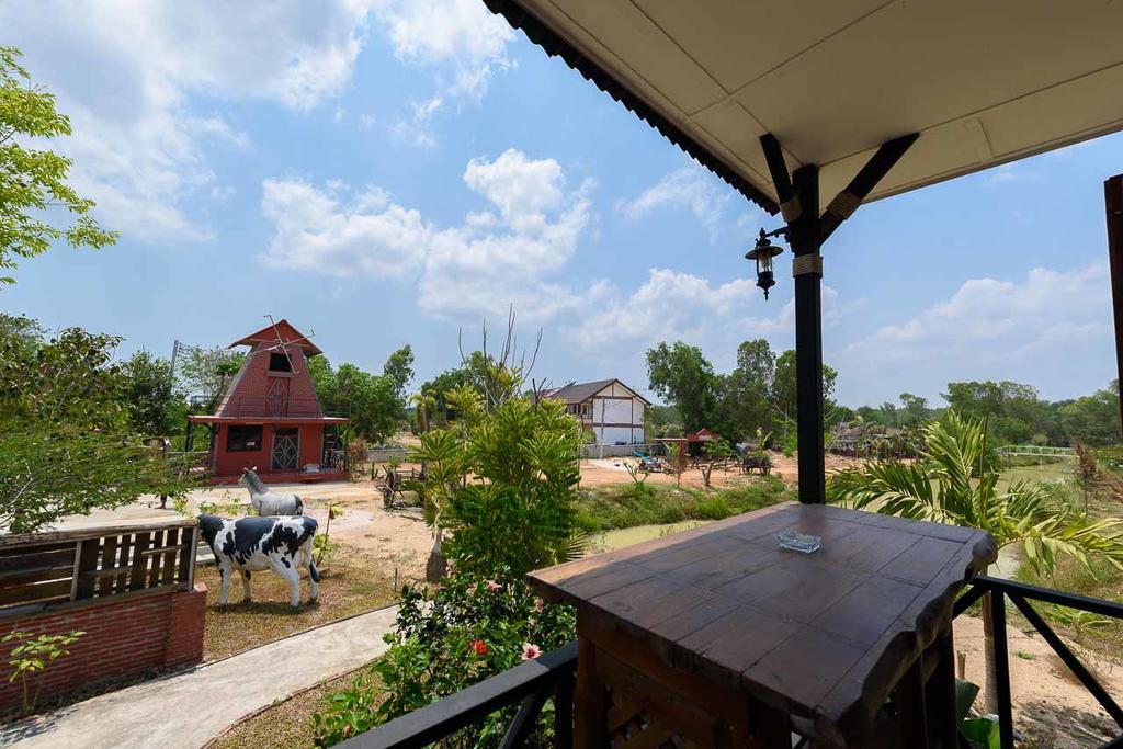 Cowboy Farm Resort Pattaya Ban Huai Yai Εξωτερικό φωτογραφία